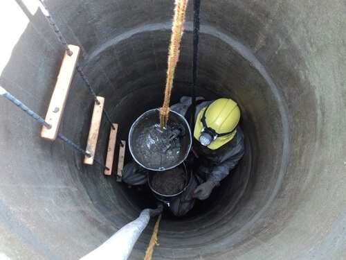 Чистка колодца в Воложине