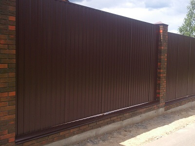 Установка забора из профнастила в Воложине