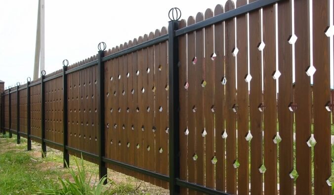 Монтаж забора из дерева в Воложине